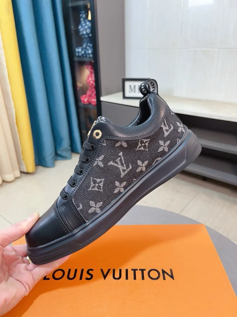Men's shoes💰400🌹🌹[LV]🌹High-end men's shoes brand: Official website 1:1 Latest masterpiece: The upper is made of Italian imported first-layer cowhide with special materials➕Full genuine leather lining🔥, making walking more convenient and comfortable! Exclusive new style, stunning work [color]! Create a fashionable personality to set off your uniqueness! A must-have for trendy men! Classic🔥Number: 38-44